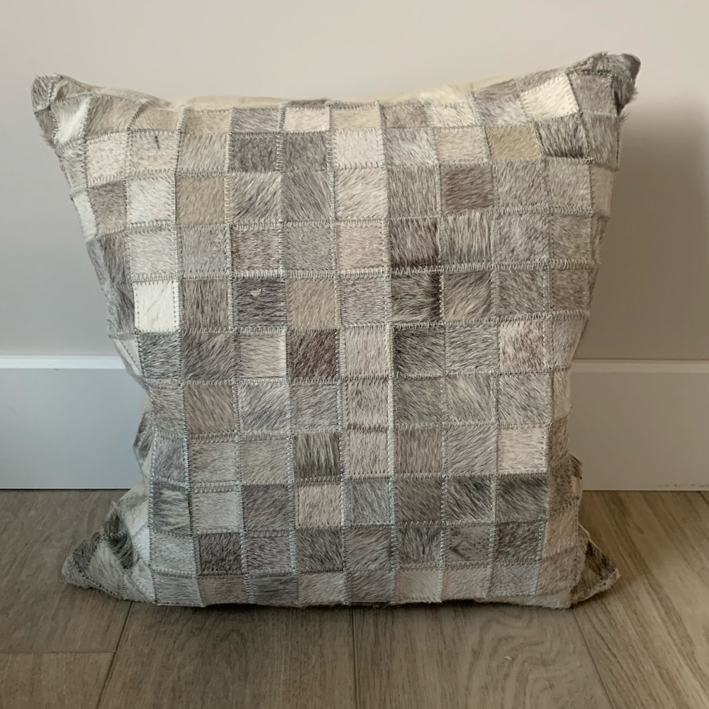 Hyde cushion